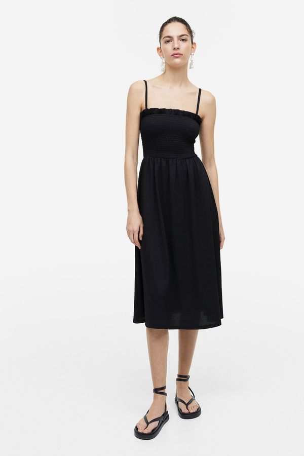 Vestido con cuerpo fruncido