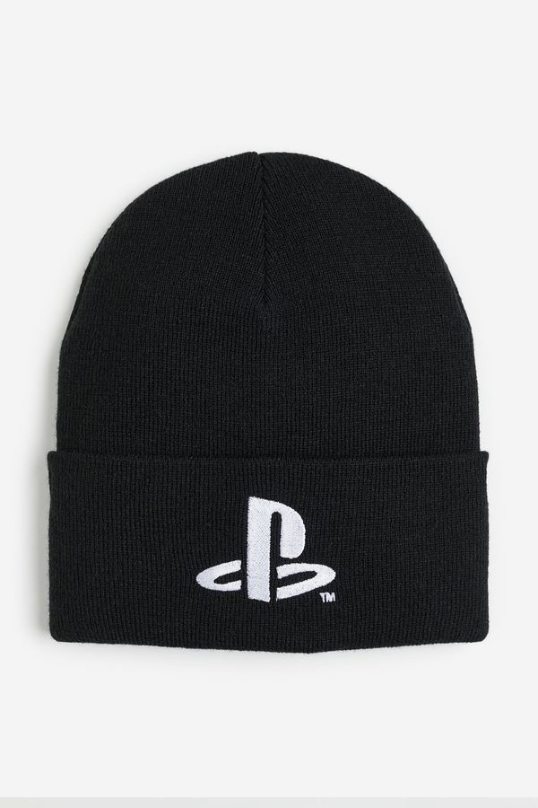 Gorro beanie con aplicación