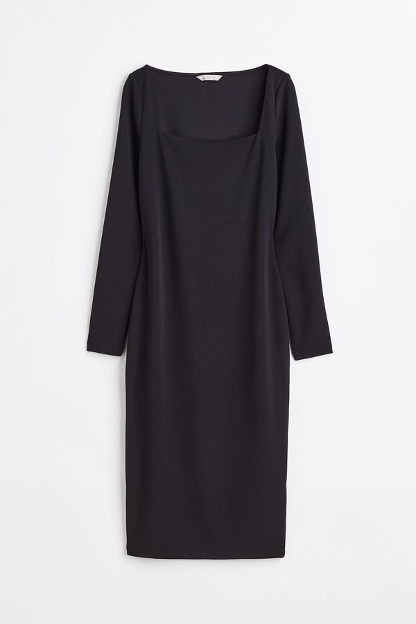 Vestido con escote cuadrado