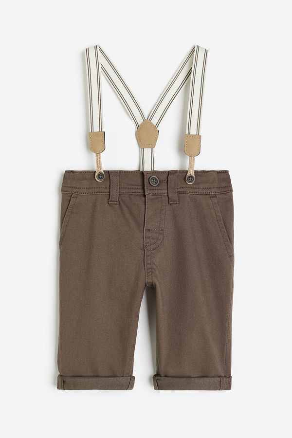 Pantalón de sarga con suspensores