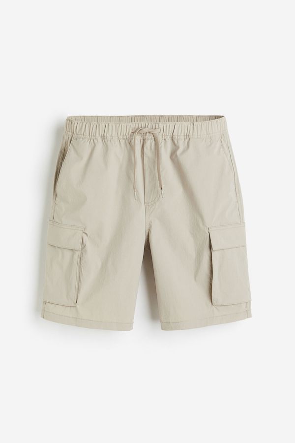 Shorts cargo de nylon Regular Fit