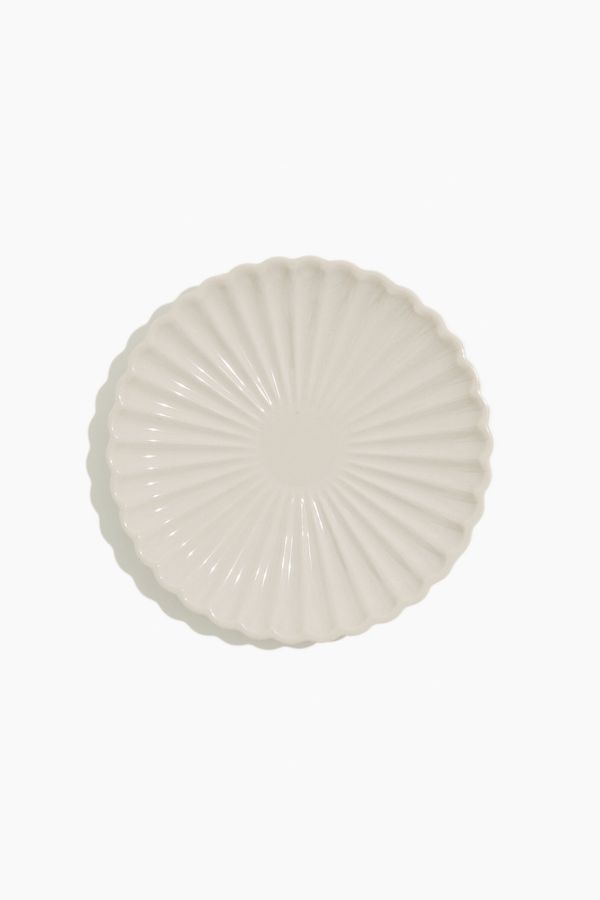 Plato pequeño de porcelana