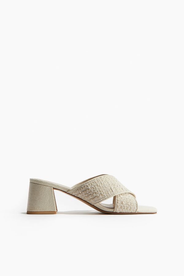 Sandalias mules con textura