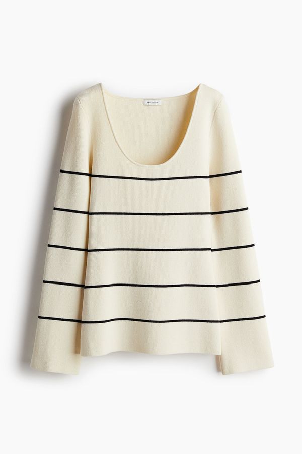 Sweater con escote en U