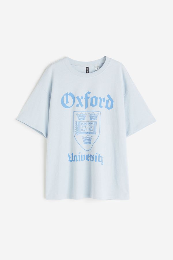 Polera oversize con estampado