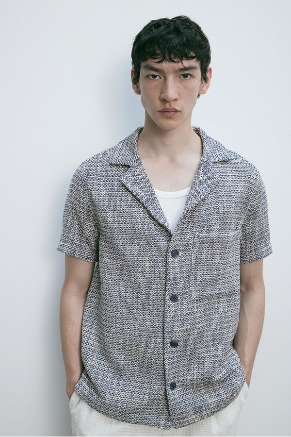 Camisa resort en tejido texturizado Regular Fit
