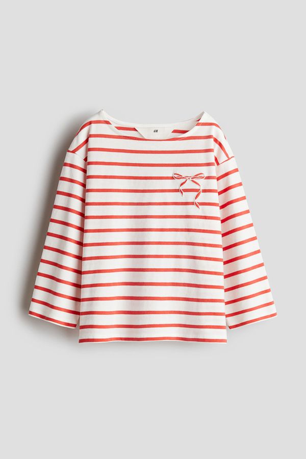Polera de algodón con detalle bordado
