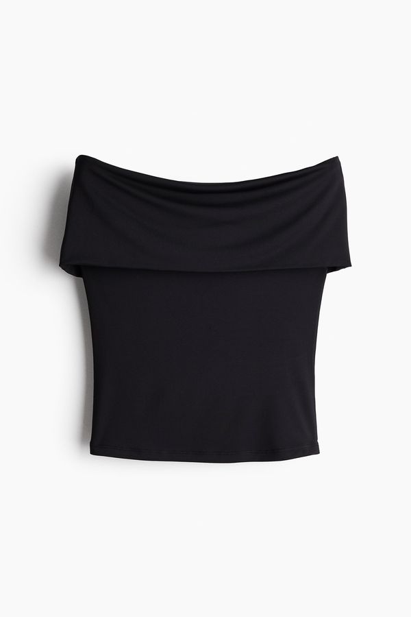 Top off-the-shoulder en punto