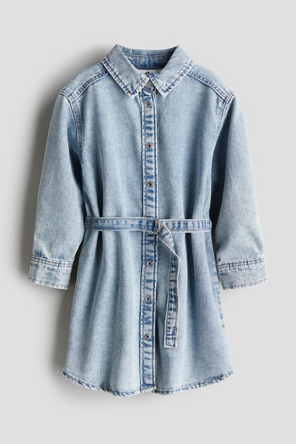 Vestido camisero en denim