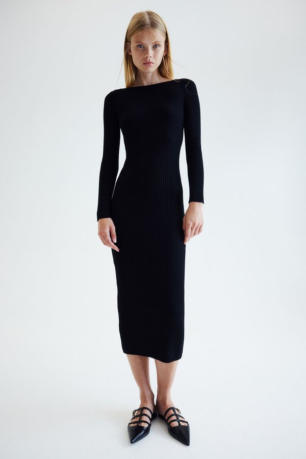 Vestido bodycon con cuello bote