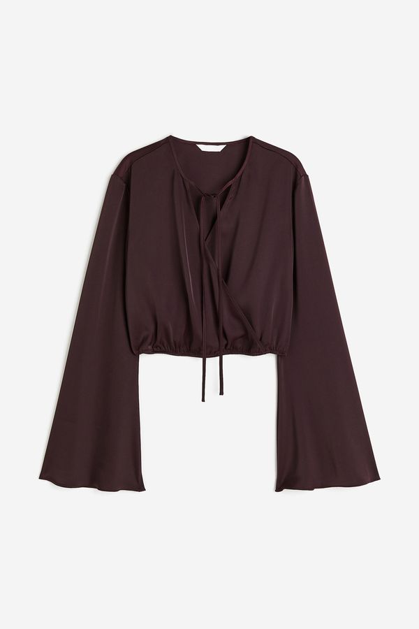 Blusa cropped cruzada