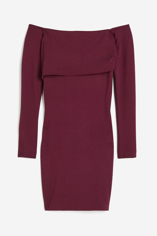 Vestido off-the-shoulder