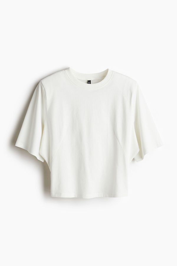 Polera con hombreras