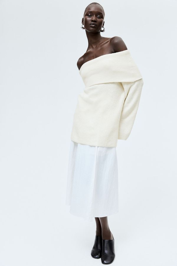 Sweater off-the-shoulder en punto acanalado