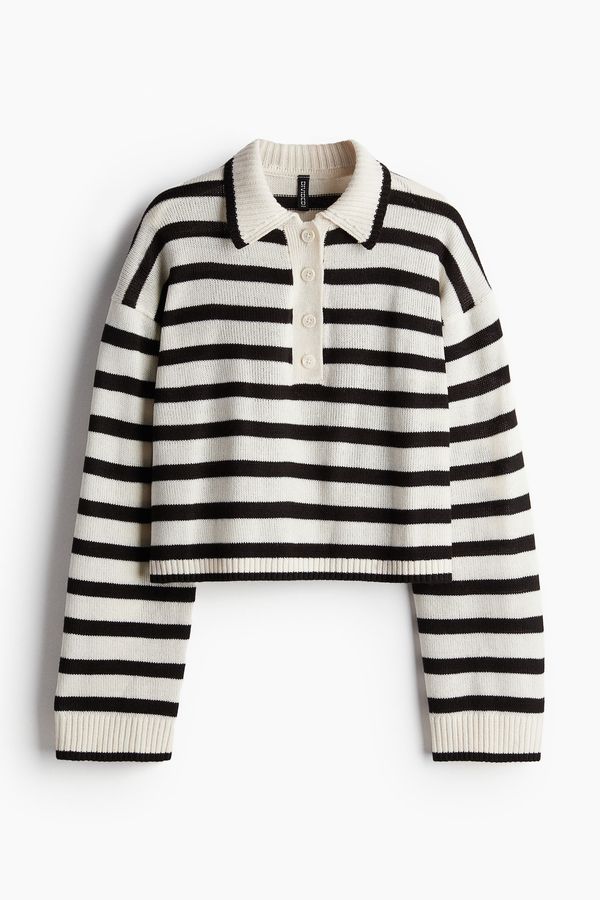 Sweater corto tipo polo
