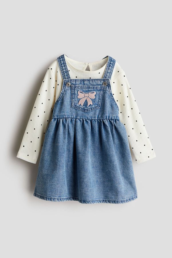 Conjunto de polera y vestido
