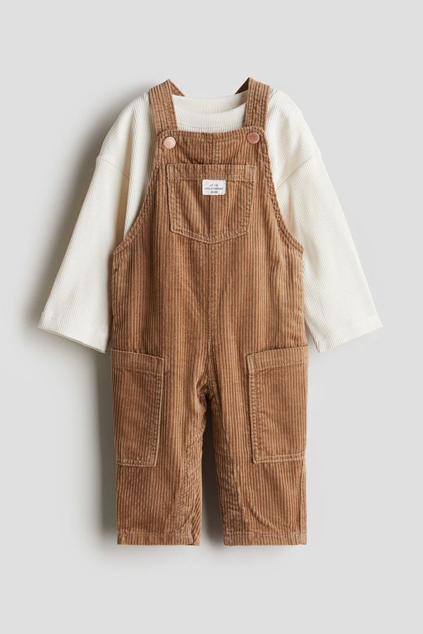 Conjunto de polera y jardinera