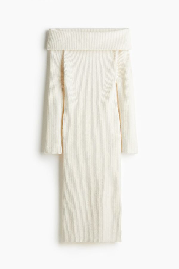 Vestido off-the-shoulder en punto acanalado