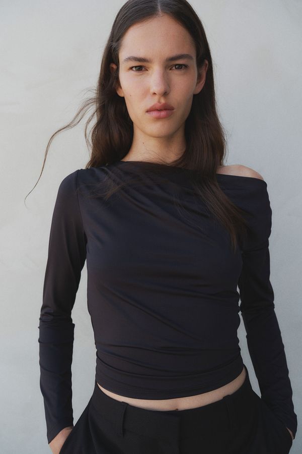 Top off-the-shoulder drapeado