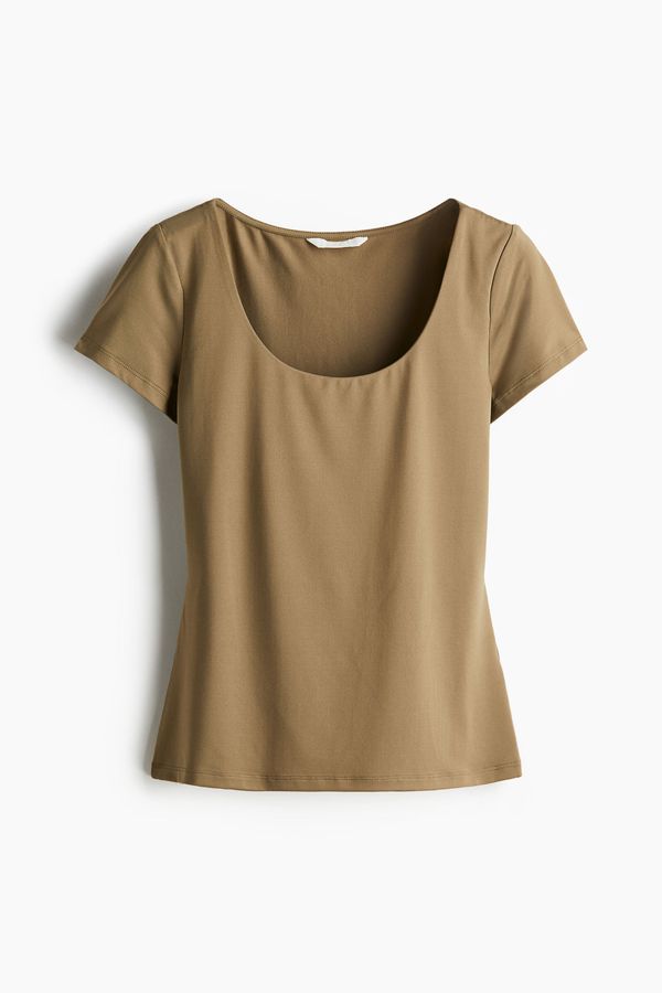 Polera con escote en U