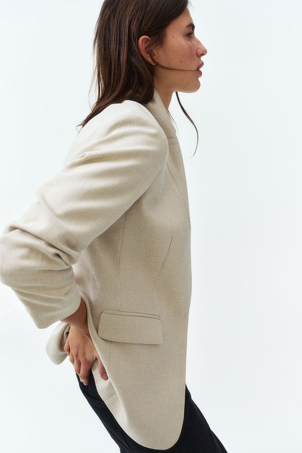 Blazer con manga recogida