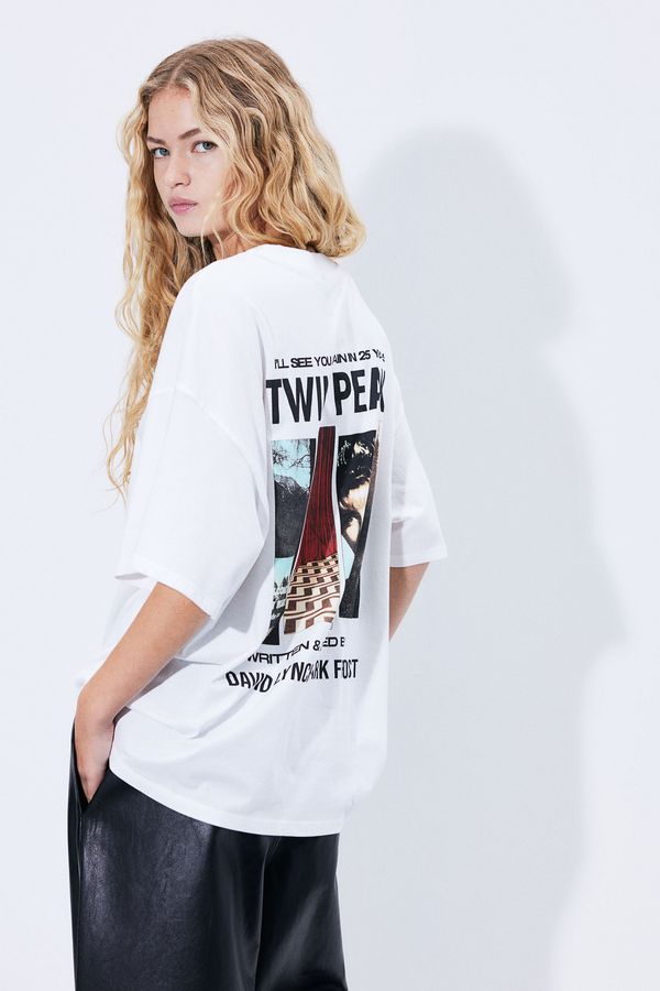 Polera oversize con motivo estampado