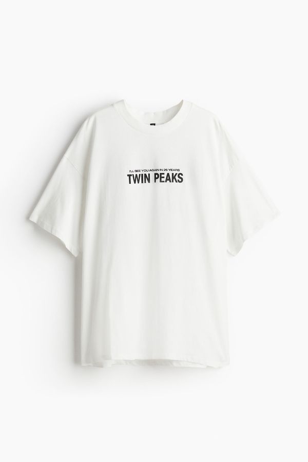 Polera oversize con motivo estampado