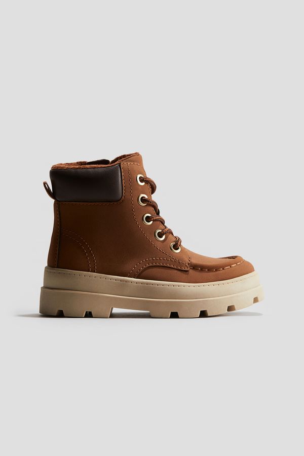 Botines con cordones