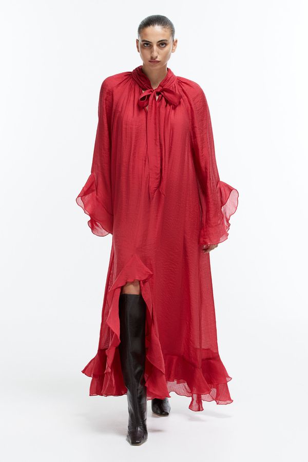Vestido de vuelos con lazada