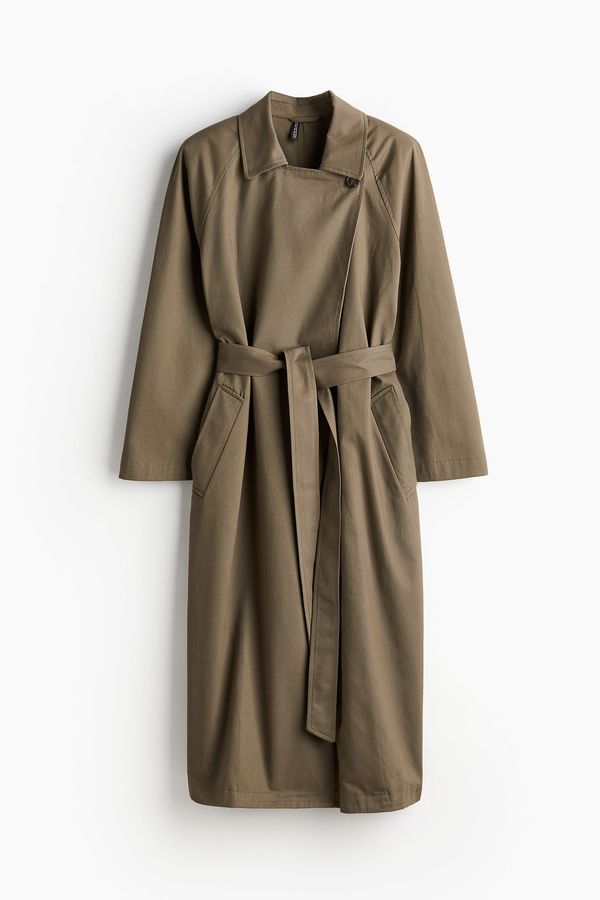 Trenchcoat con hombreras