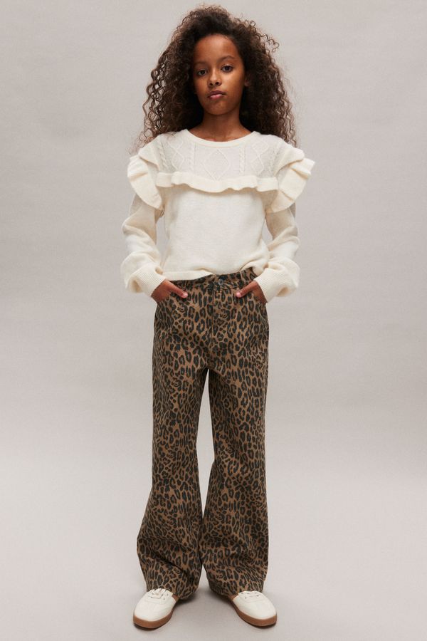 Sweater con ribete de vuelos
