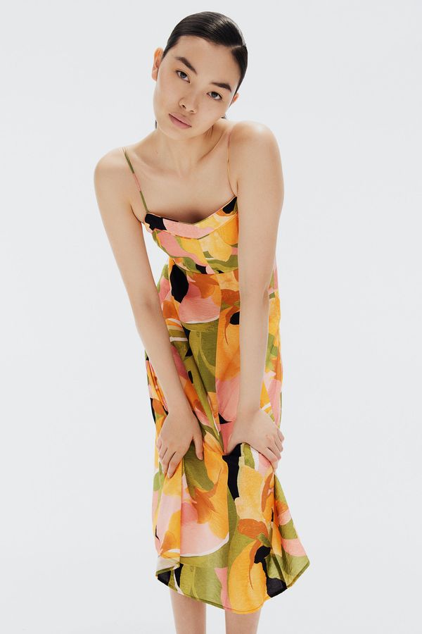 Vestido midi de tirantes