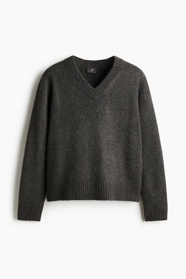 Sweater con cuello en V Regular Fit