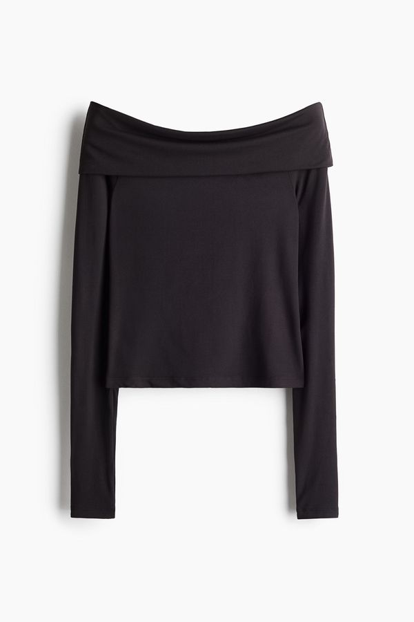 Top off-the-shoulder