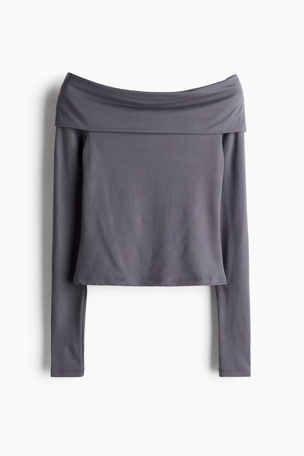 Top off-the-shoulder