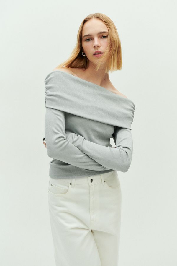 Top off-the-shoulder fruncido