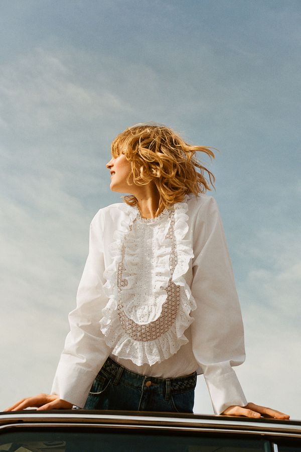 Blusa de algodón con pechera de vuelos