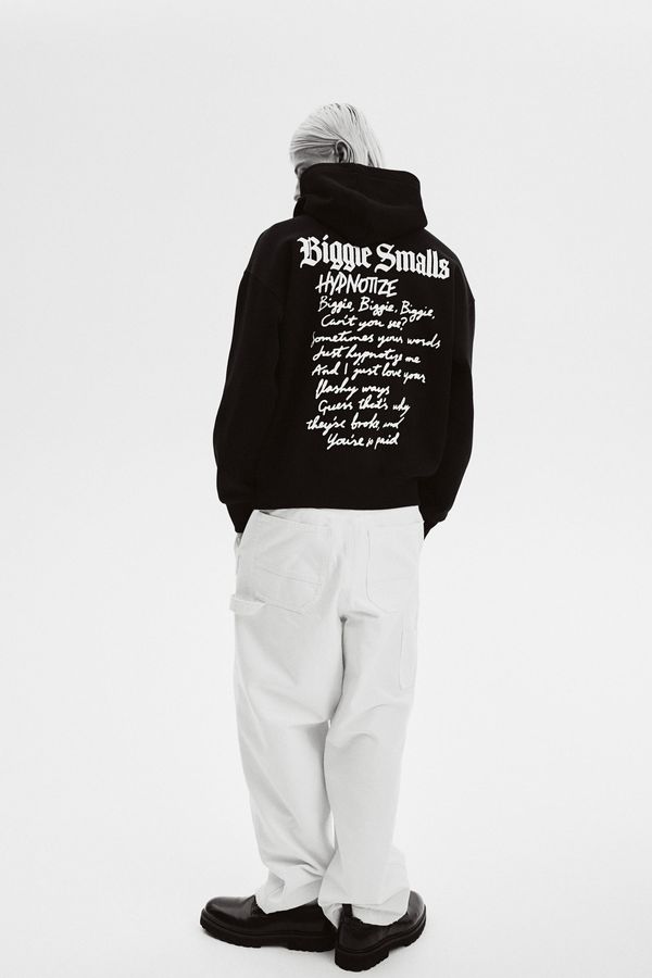 Polerón hoodie Oversized Fit con motivo