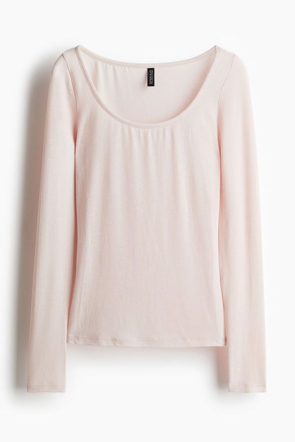 Top con escote en U