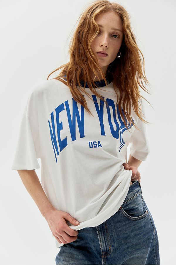 Polera oversize con motivo
