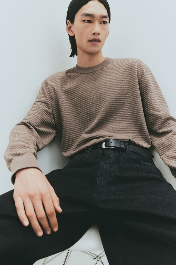 Sweater en punto con textura Regular Fit