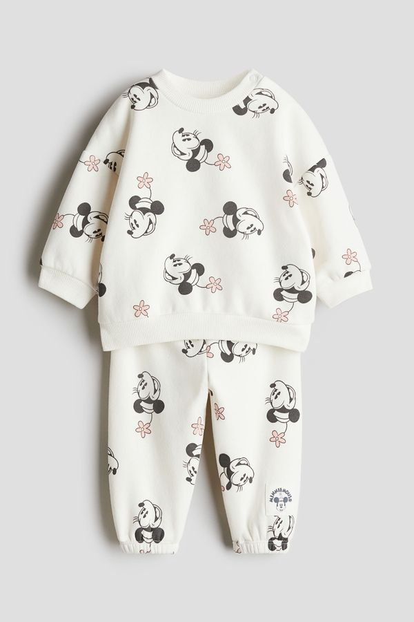 Conjunto estampado de 2 piezas en tela de buzo