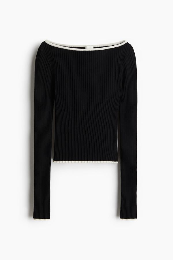 Top en punto acanalado con cuello bote