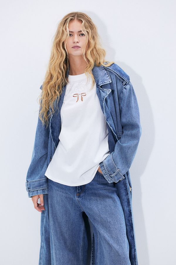 Polera oversize con motivo estampado