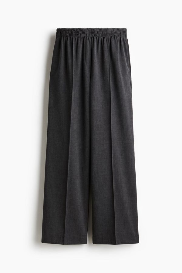Pantalón amplio con raya