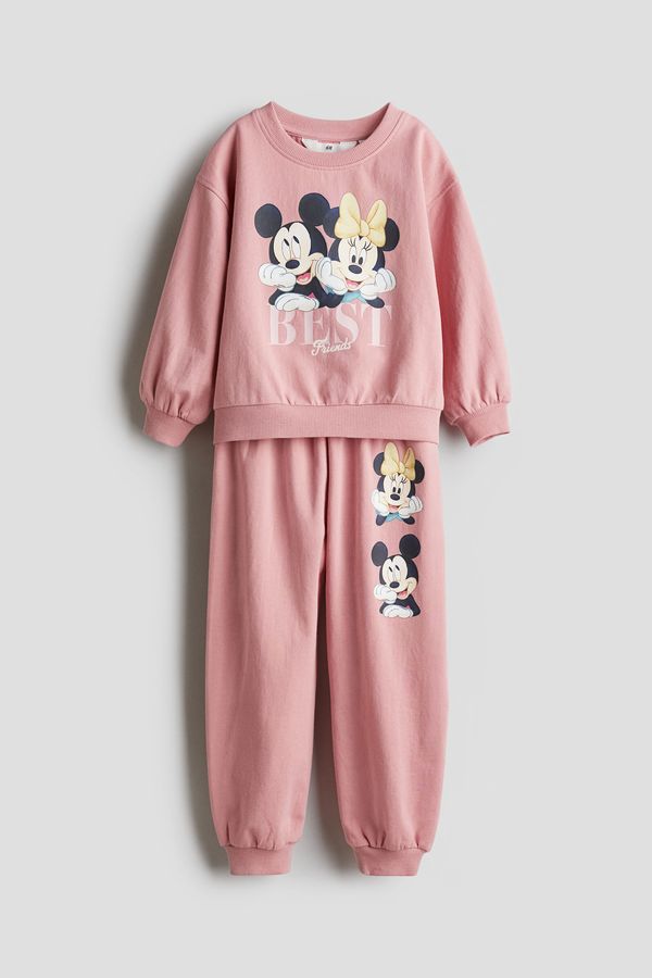 Conjunto estampado de 2 piezas en tela de buzo