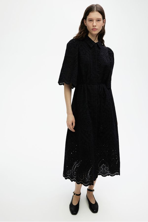Vestido camisero con broderie inglés