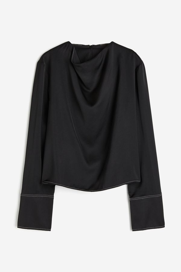 Blusa de satín con escote drapeado