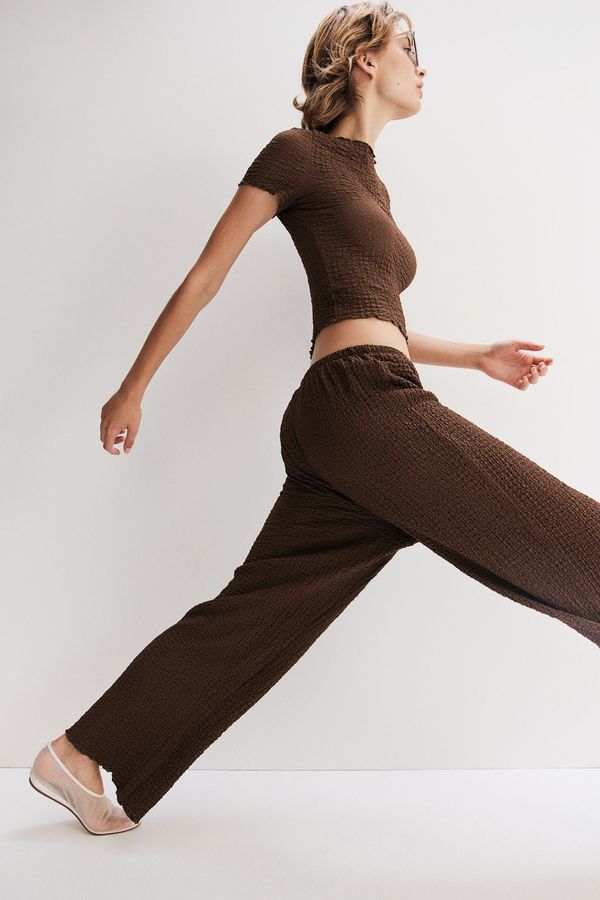 Pantalón amplio efecto arrugado
