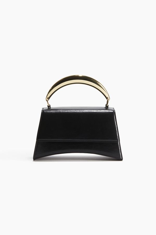 Cartera de mano con asa de metal